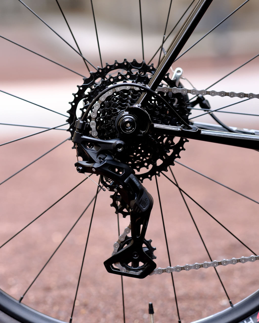 Dérailleur arrière Microshift Sword, cassette 10 vitesses et patte UDH