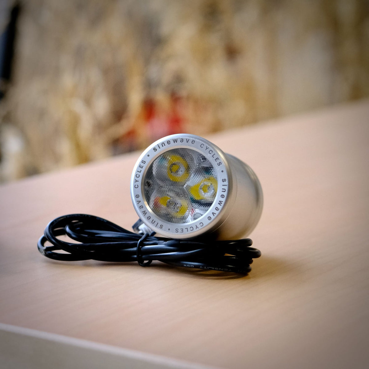 Sinewave Phare dynamo Beacon 2 avec chargeur USB