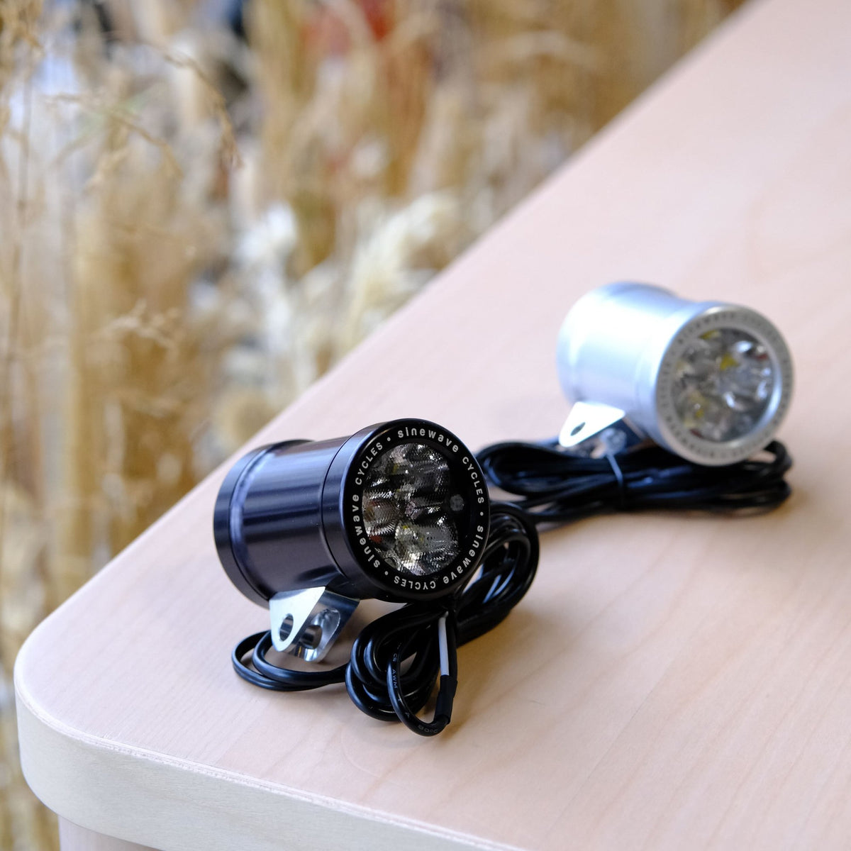 Sinewave Phare dynamo Beacon 2 avec chargeur USB