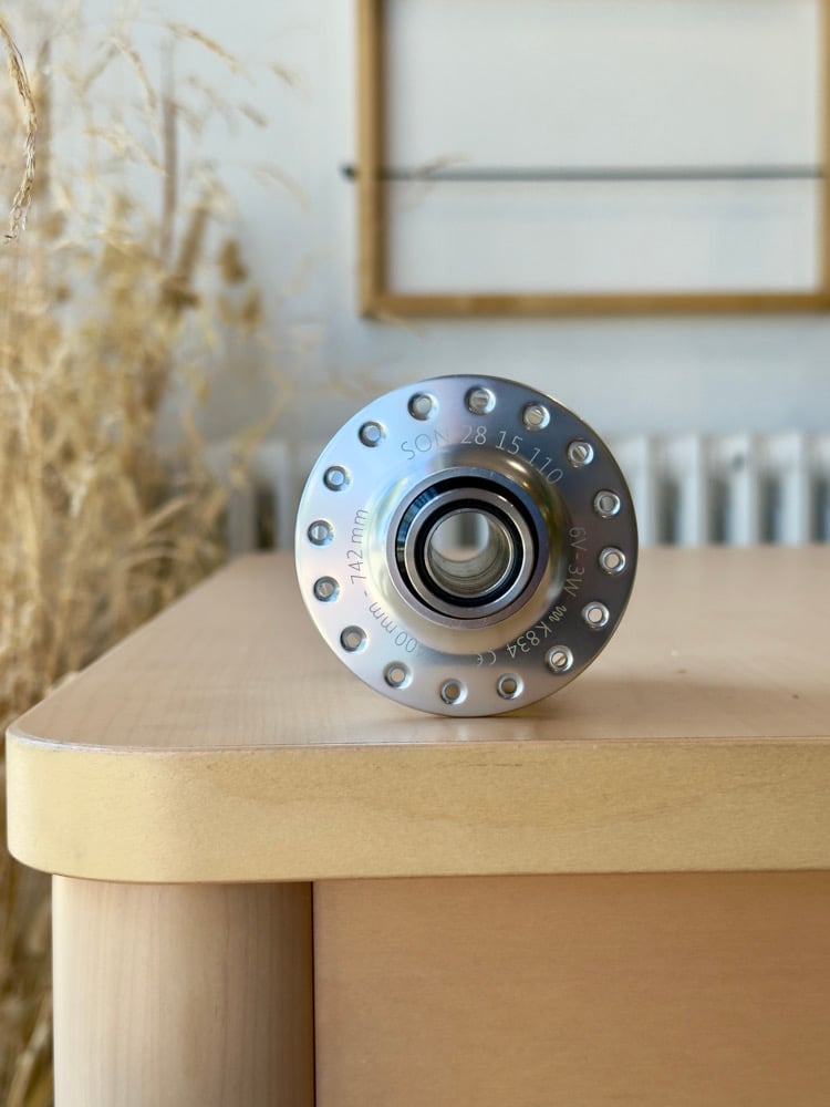 SON Moyeu dynamo 28 SL Boost 15 mm