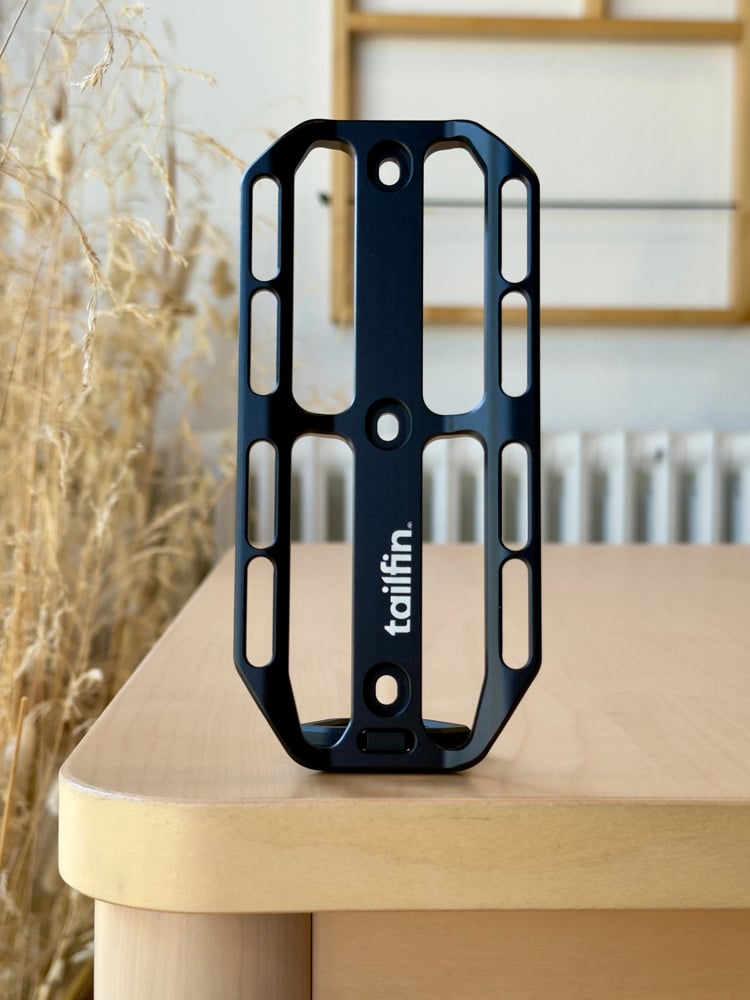 Tailfin Cargo Cage L anodisée noire